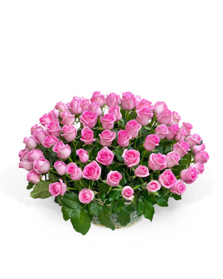 Корзина из 70 розовых роз на похороны